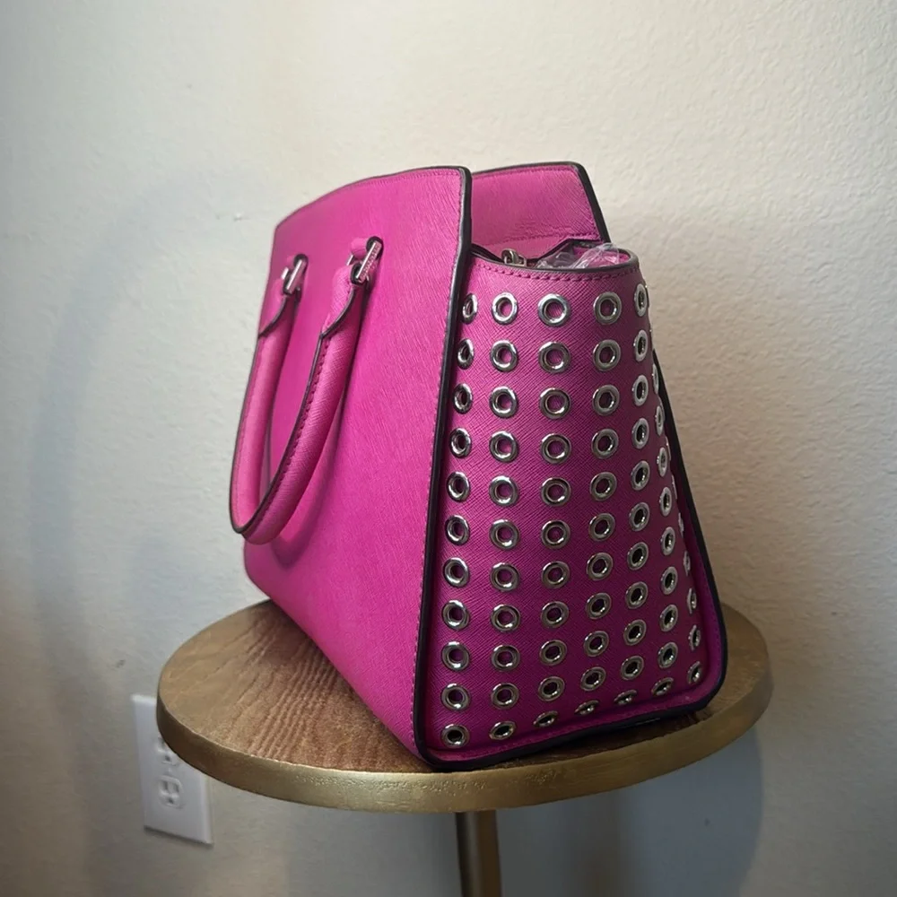 MICHAEL KORS SELMA Grommet
Saffiano Leather LG Satchel, Fuchsia pink, GUC - Picture 9 of 17